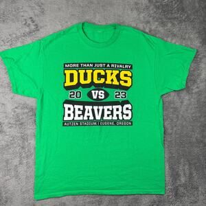 Oregon Ducks Vs Oregon State Beavers 2023 Rivalry Shirt Mens M Crew Neck Green